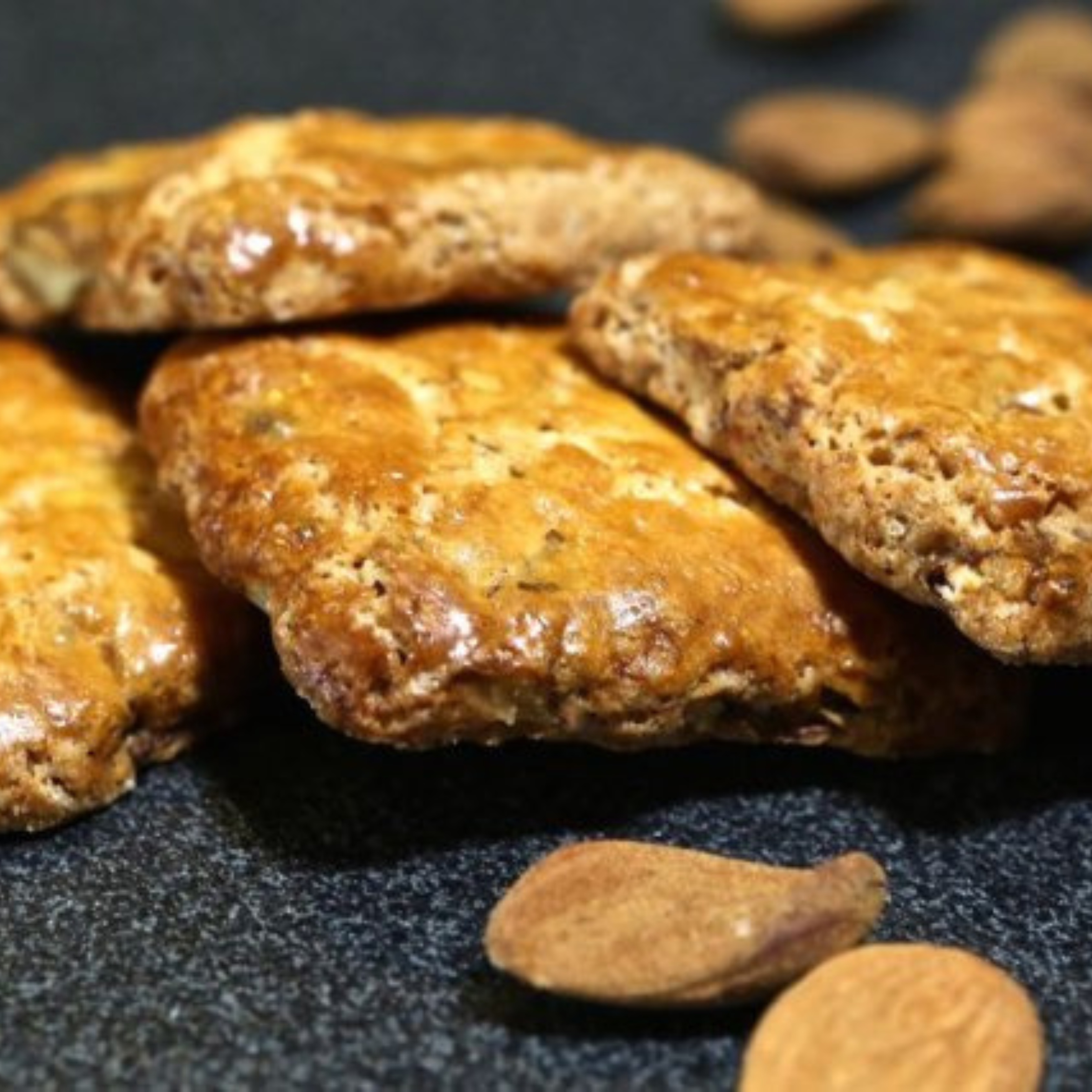 La Truscia Nzuddi e Zibibbo Box Vino Dolce e Biscotti